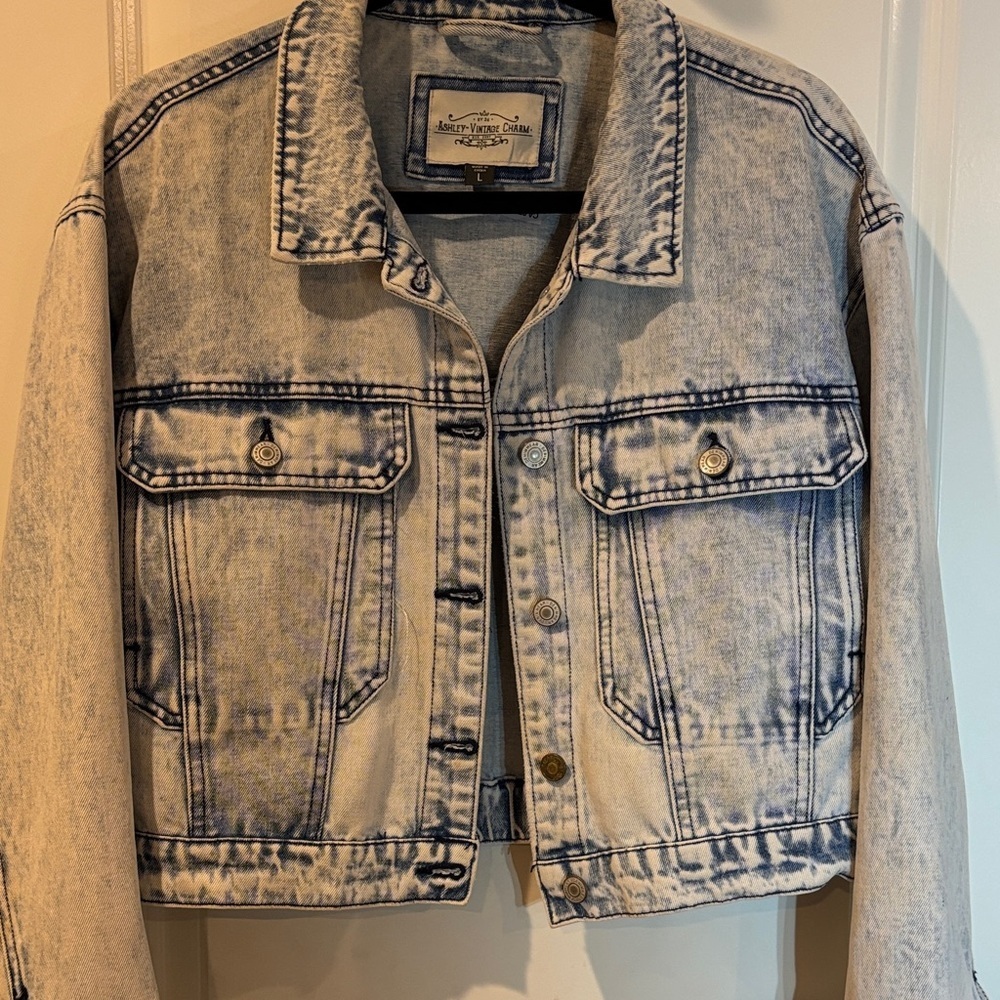 Ashley vintage charm Large Cropped Denim Cropped Jacket - long sleeves! - Picture 7 of 7